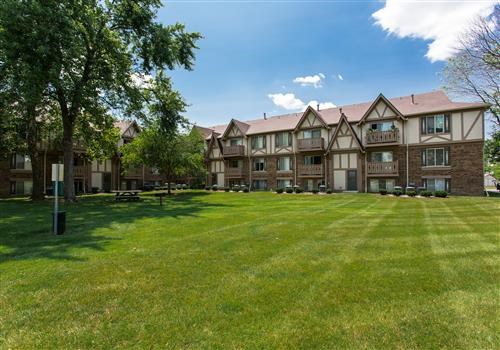 Edward Rose and Sons Apartments in Westland, MI
