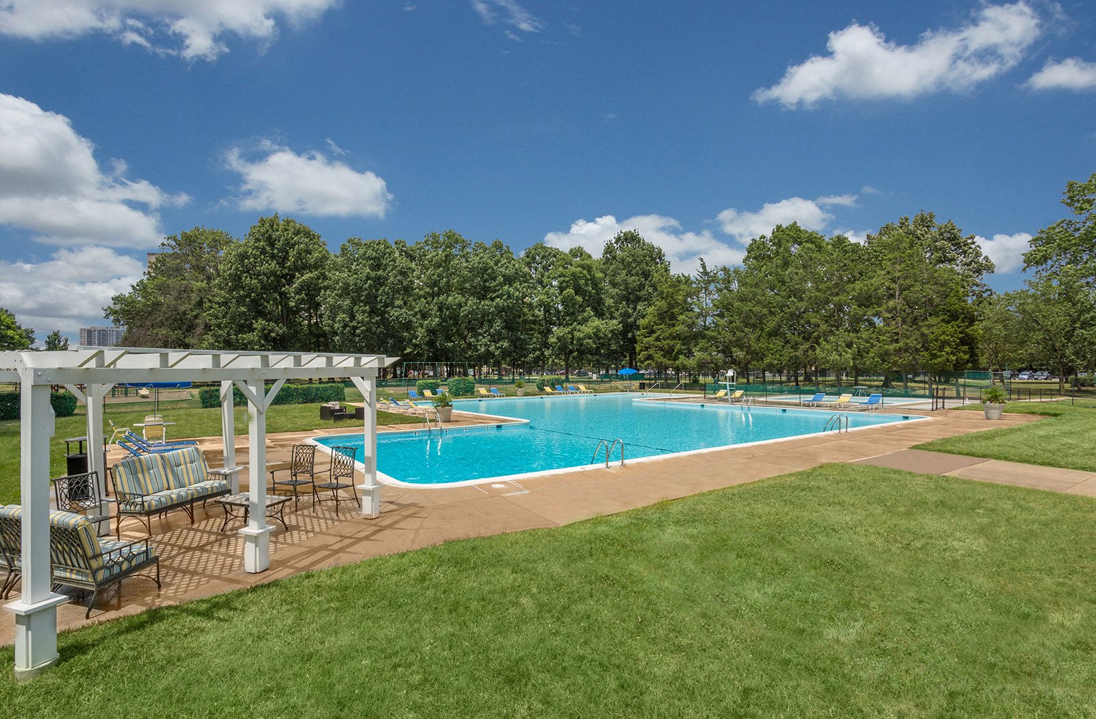 Ashlawn At Southern Towers Apartments Alexandria, VA Bell Apartment